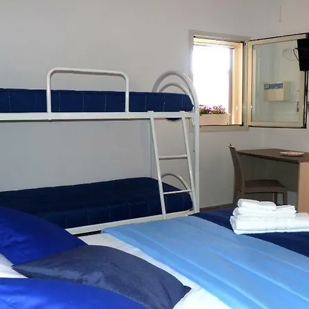 Almare Nocleg ze śniadaniem 3*