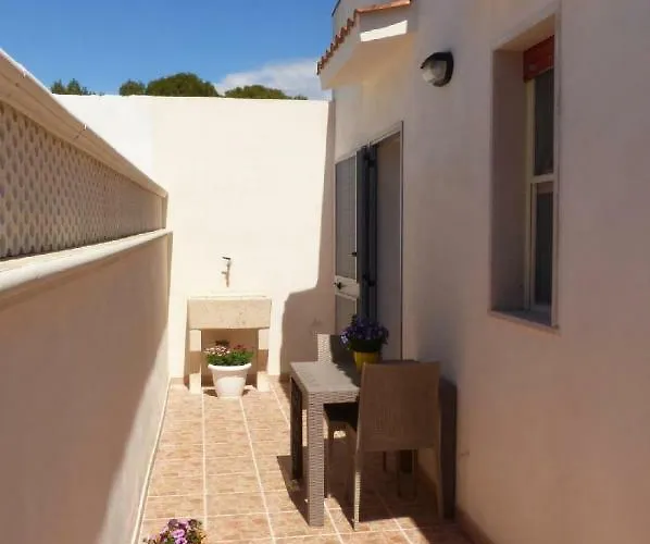 Almare לינה וארוחת בוקר 3*